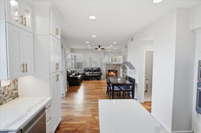 Building Photo - 27946 Periwinkle Ln