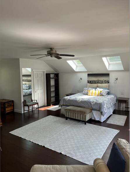 main bedroom - 7 Evelyn Dr