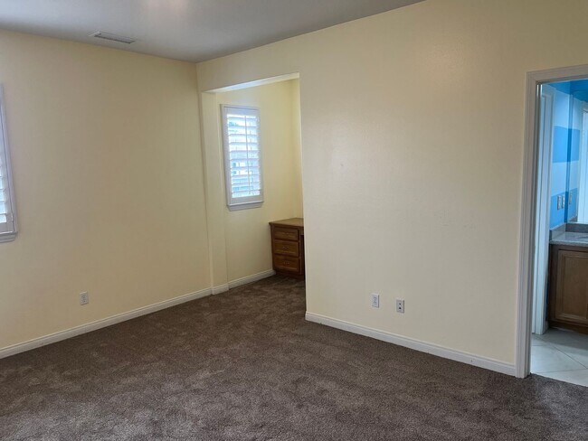 Building Photo - 32624 Juniper Berry Dr