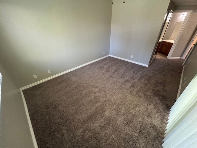 Building Photo - Charming condo in desirable West Las Vegas near Summerlin