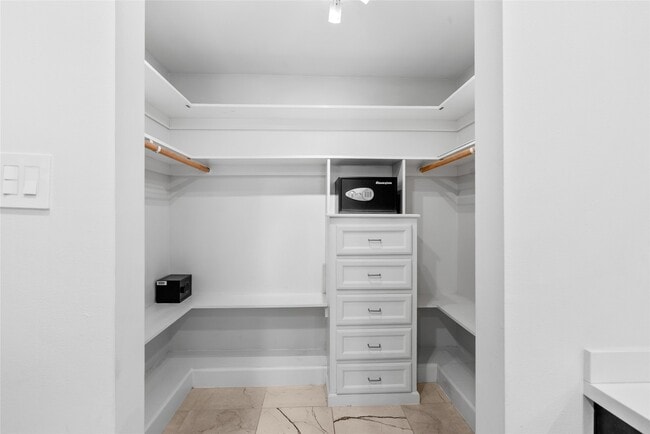 Building Photo - 5322 Rutherglenn Dr