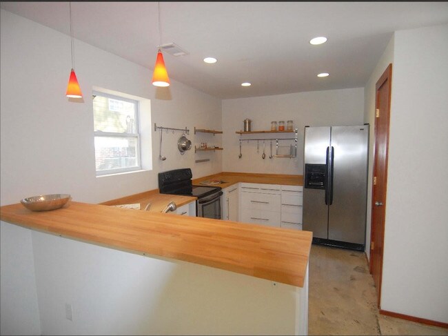 Kitchen - 26 Esten St SE
