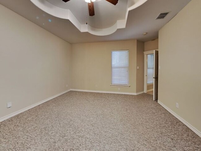 Building Photo - *No Application Fee* *$500 off First Month...