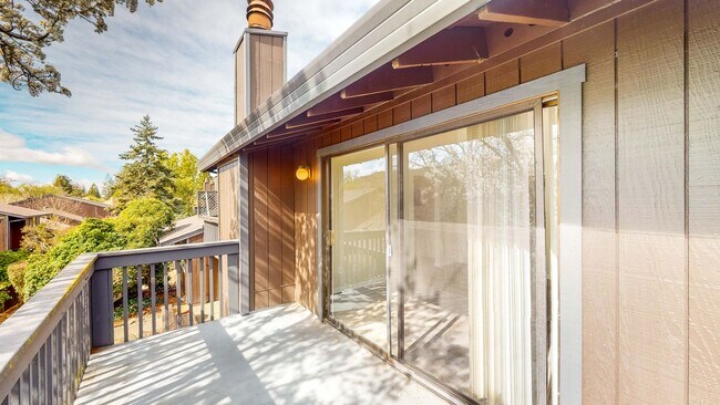 Building Photo - PURE Property Management Presents: Beautiful 3 Bedroom/2 Bath in Santa Rosa!