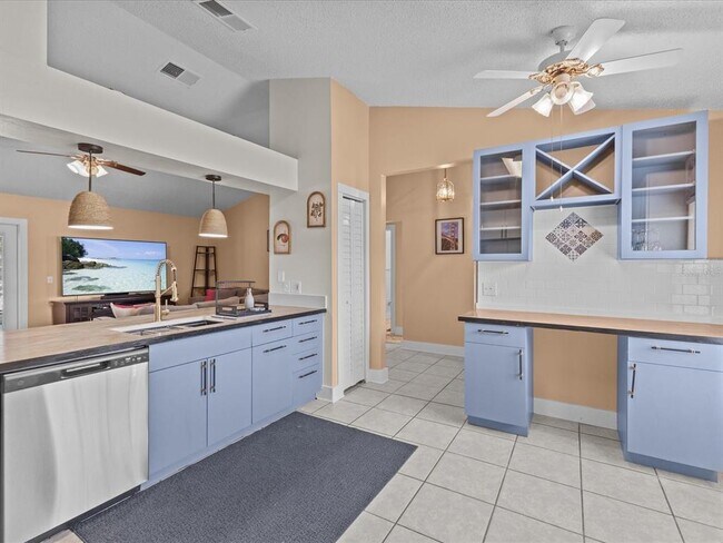 Building Photo - 226 Windward Way