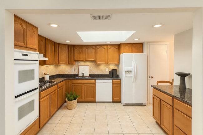 Building Photo - 13053 Marquette Ln