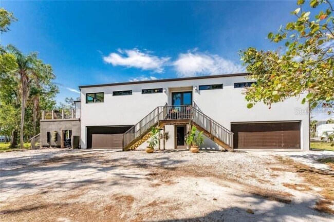 Primary Photo - 760 S Oxford Dr