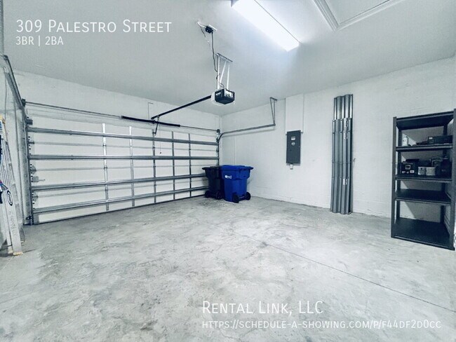 Building Photo - 309 Palestro St