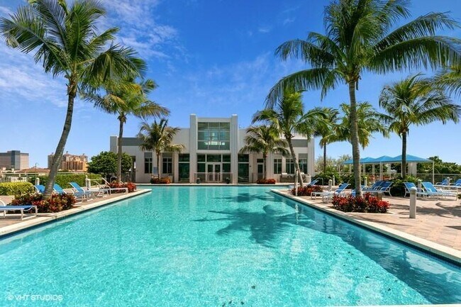 Building Photo - 300 S Australian Ave