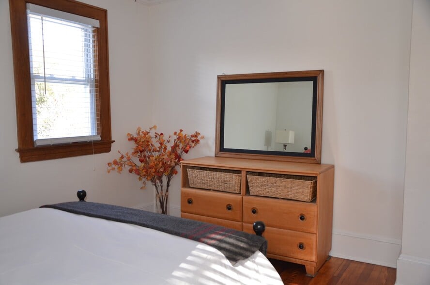 Building Photo - 21 Cleveland St