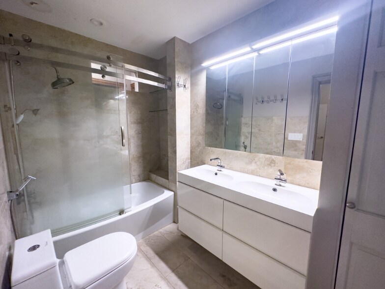 Building Photo - 3714 S Indiana Ave