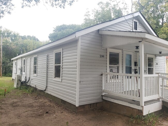 Building Photo - 299 Malvern Dr SW