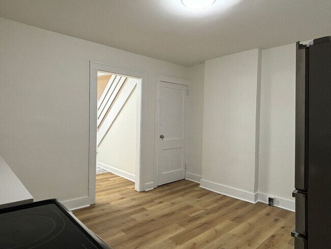 Building Photo - 83 N Ewing St