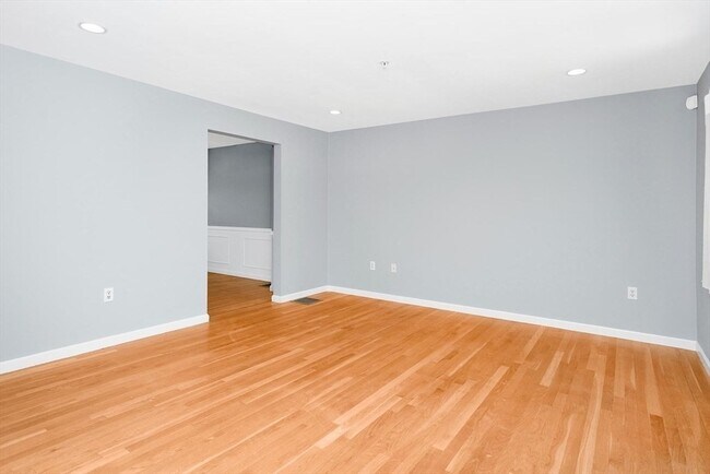 Building Photo - 1005 Trapelo Rd