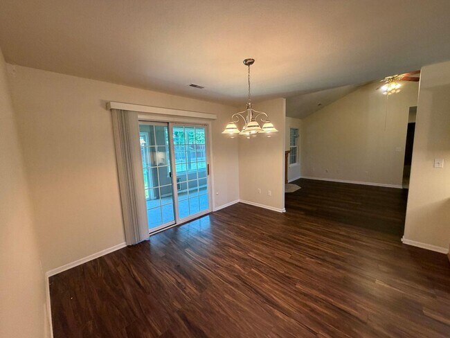 Building Photo - 509 Amazon Dr