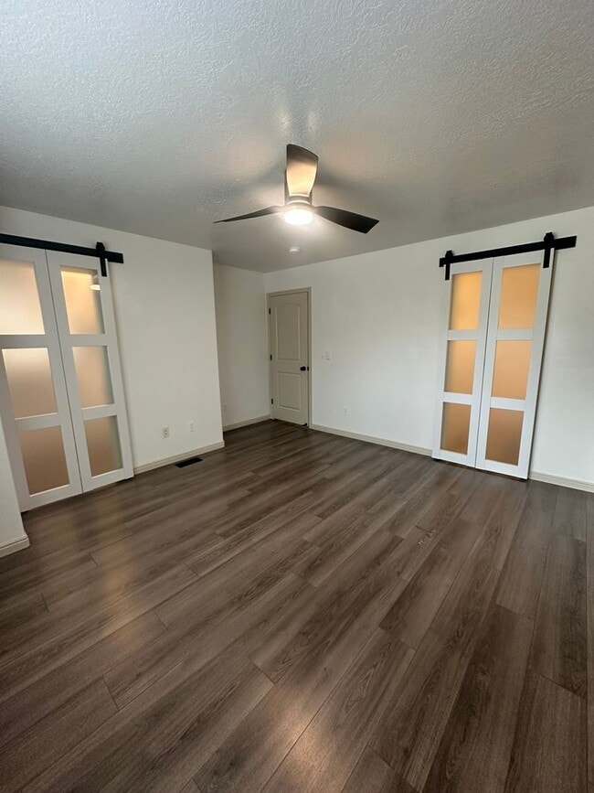 Building Photo - 3 Bed | 2.5 Bath Home in South Weber – Ready for Move-In!