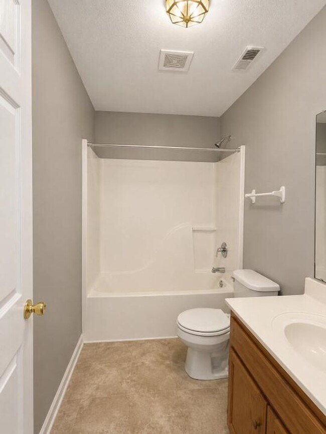 Building Photo - 208 Ruf Dr