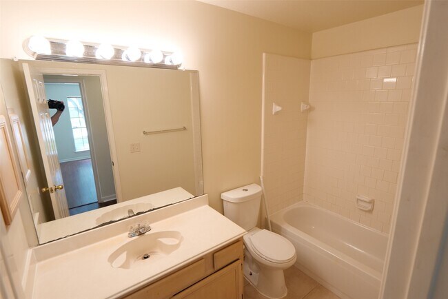 Building Photo - 1314 Hollow Ash Ln