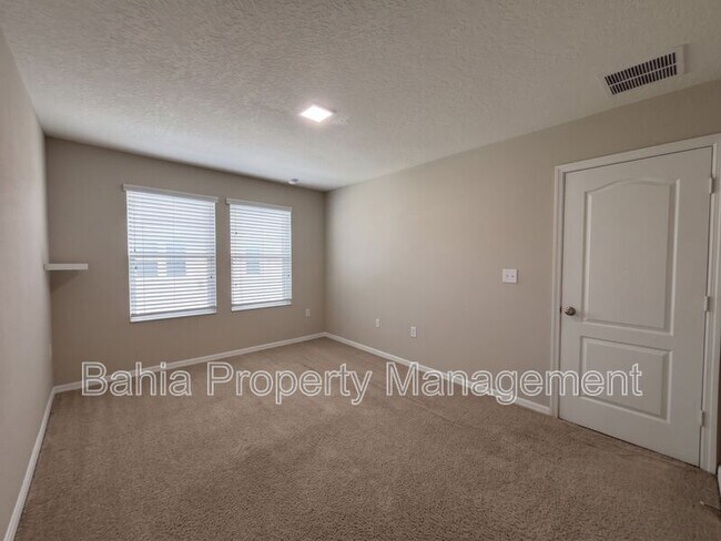 Building Photo - 5110 Adelaide Dr