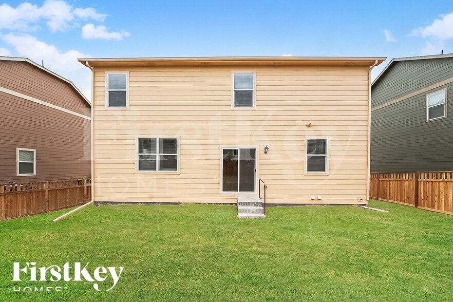 Building Photo - 1069 Cable St