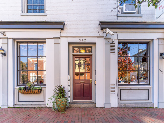 Primary Photo - 242 State Street