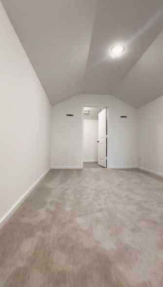 Building Photo - 5018 Primrose Rdg