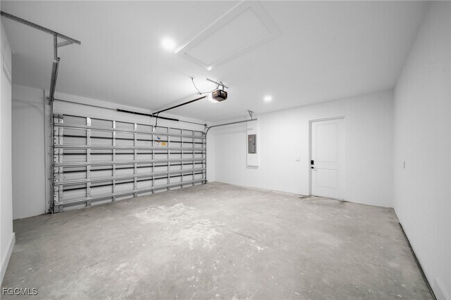 Building Photo - 314 Urbana St