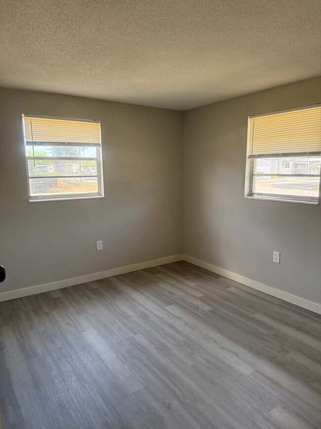 Building Photo - one bed one bath