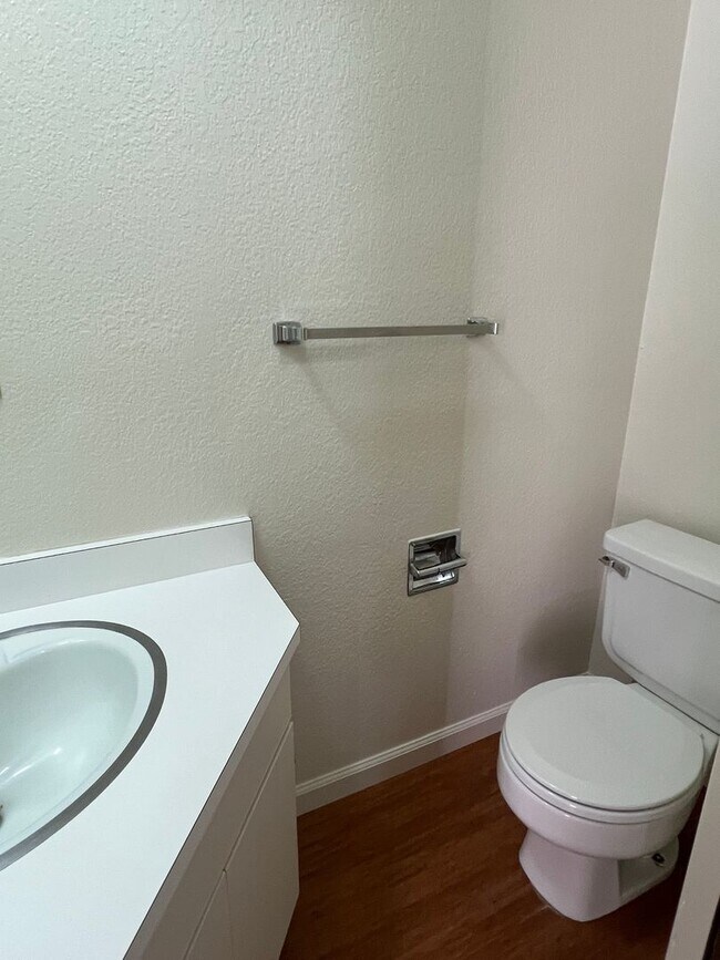 Building Photo - 2526 I St