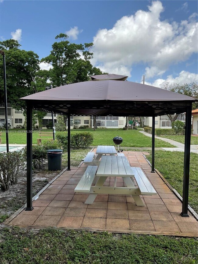 Building Photo - 3001 NW 48th Ave