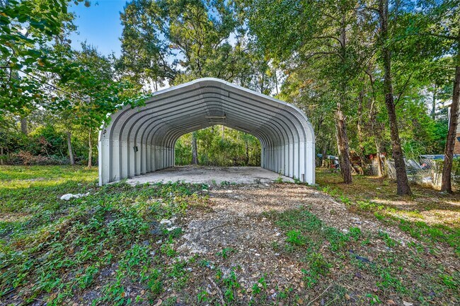 Building Photo - 16643 Lake Cir
