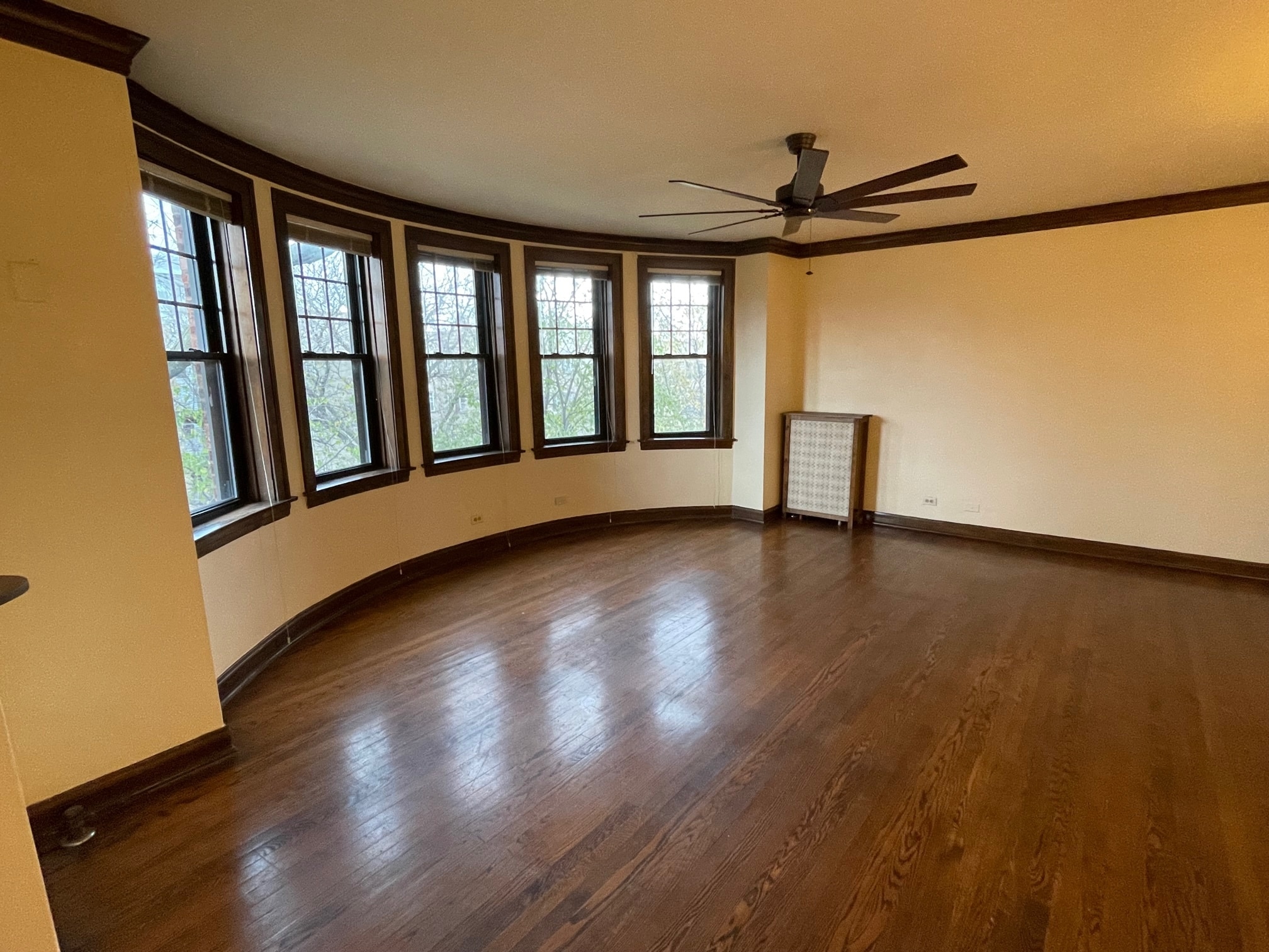 Building Photo - 4515 N Wolcott Ave