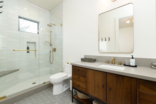 Building Photo - 6136 Falabella Wy