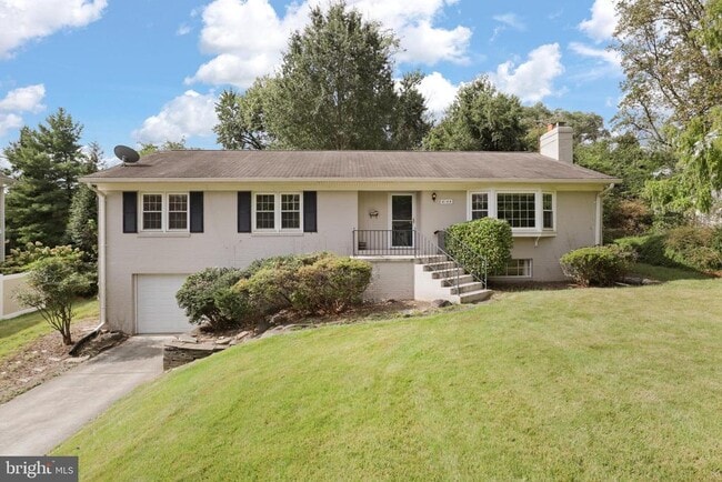 Building Photo - 6139 Tompkins Dr