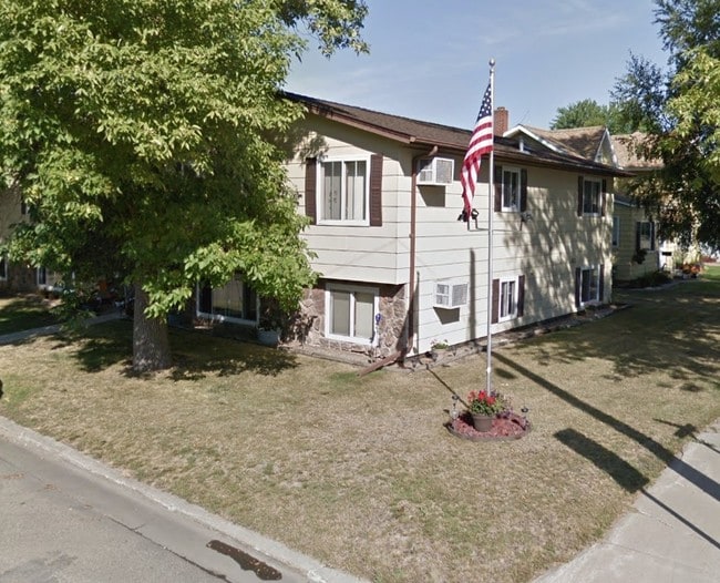 Hillcrest Duplex 100 1st St NW Mayville ND 58257 Apartment Finder