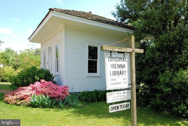 Building Photo - 2931 Deer Hollow Way