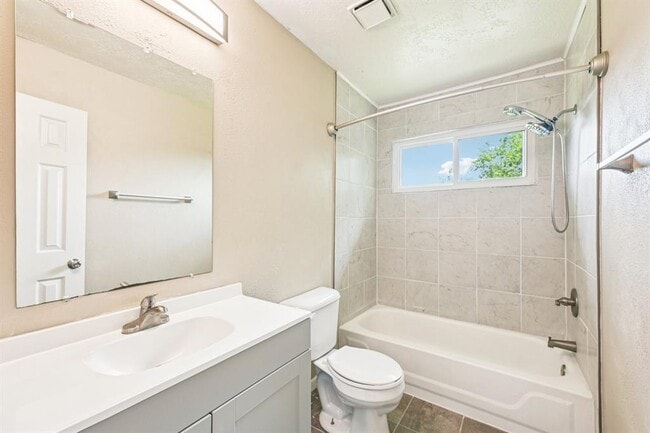 Building Photo - 10410 Springland Ct