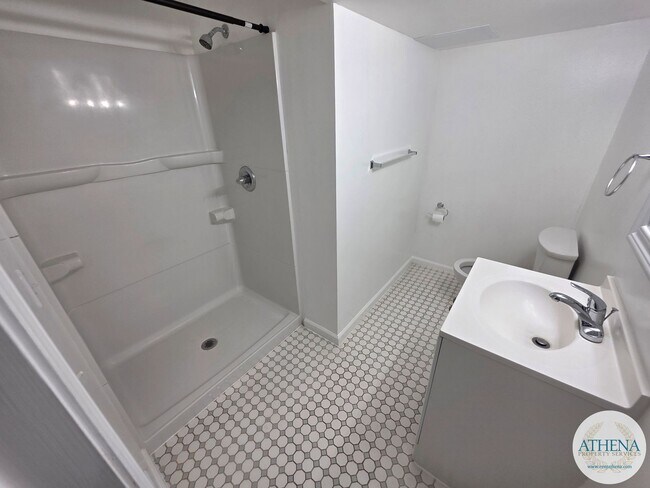 Building Photo - 3 Bedroom / 2 Bath House - NEAR CAPAHA PARK