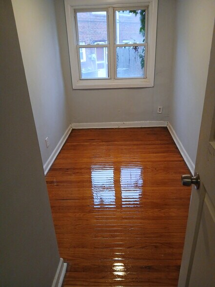 Building Photo - 2113 Church Ln