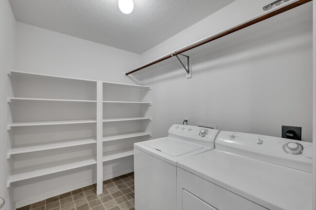 Laundry - 198 W Misty Dawn Dr