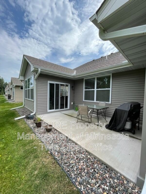 Building Photo - 631 Liberty Wy