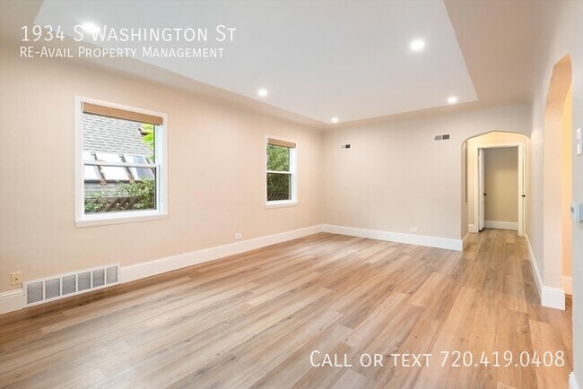 Building Photo - 1934 S Washington St