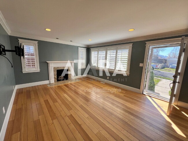 Building Photo - 2559 Wilmington Ave