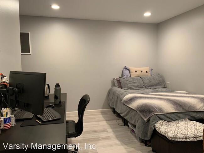 Building Photo - 2 br, 1 bath Apartment - 1001 S. Forest 10...