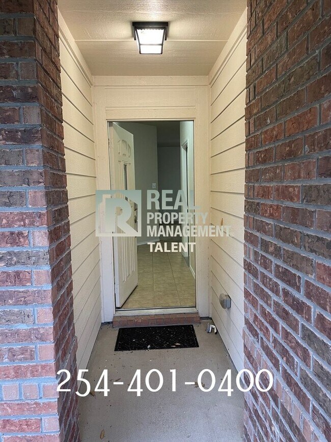 Building Photo - 3-bedroom, 2-bathroom home located  in Waco