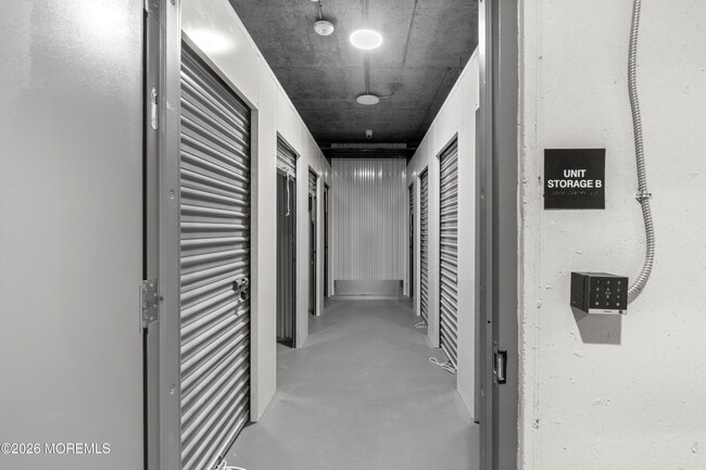 Building Photo - 180 Morris Ave