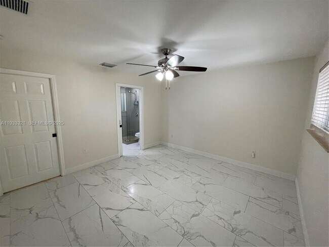 Building Photo - 2971 SW 35th Ave