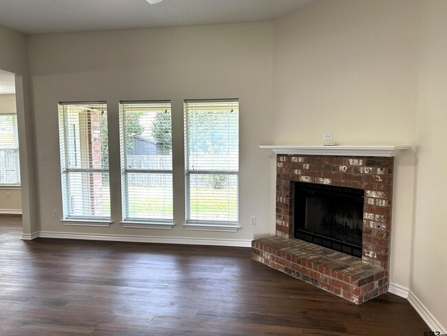Building Photo - 11250 Derby Dr