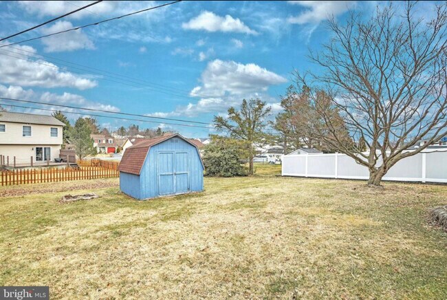 Building Photo - 271 Haybrook Dr