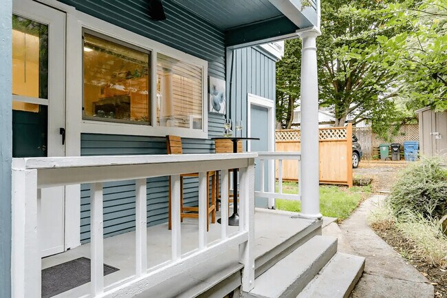 Building Photo - 756 N 76th St